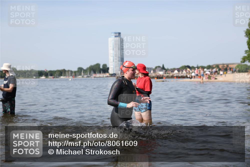 22.06.2025 - Viking Triathlon Michael Strokosch http://msf.ph/oto/8061609 22.06.2025 10:26:02 Schwimmen 9, 49, 617, 642 meine-sportfotos.de