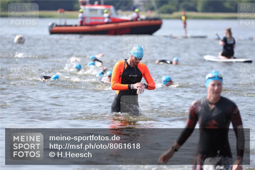 22.06.2025 - Viking Triathlon H.Heesch http://msf.ph/oto/8061618 22.06.2025 10:41:49 Schwimmen 58, 142, 159, 194, 199, 221, 625, 629 meine-sportfotos.de