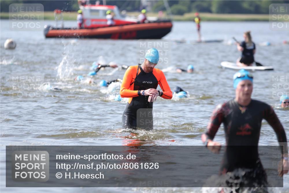 22.06.2025 - Viking Triathlon H.Heesch http://msf.ph/oto/8061626 22.06.2025 10:41:49 Schwimmen 58, 142, 159, 194, 199, 221, 625, 629 meine-sportfotos.de