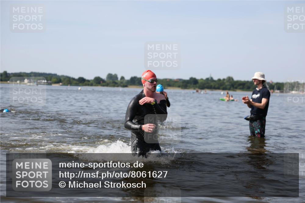 22.06.2025 - Viking Triathlon Michael Strokosch http://msf.ph/oto/8061627 22.06.2025 10:26:08 Schwimmen 9, 526, 617, 642 meine-sportfotos.de