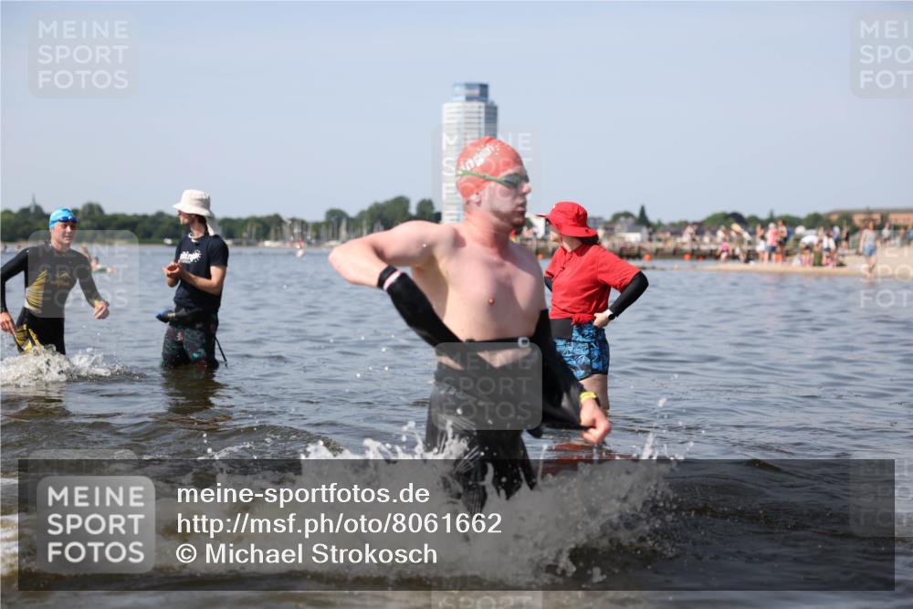 22.06.2025 - Viking Triathlon Michael Strokosch http://msf.ph/oto/8061662 22.06.2025 10:26:10 Schwimmen 9, 526, 617, 642 meine-sportfotos.de