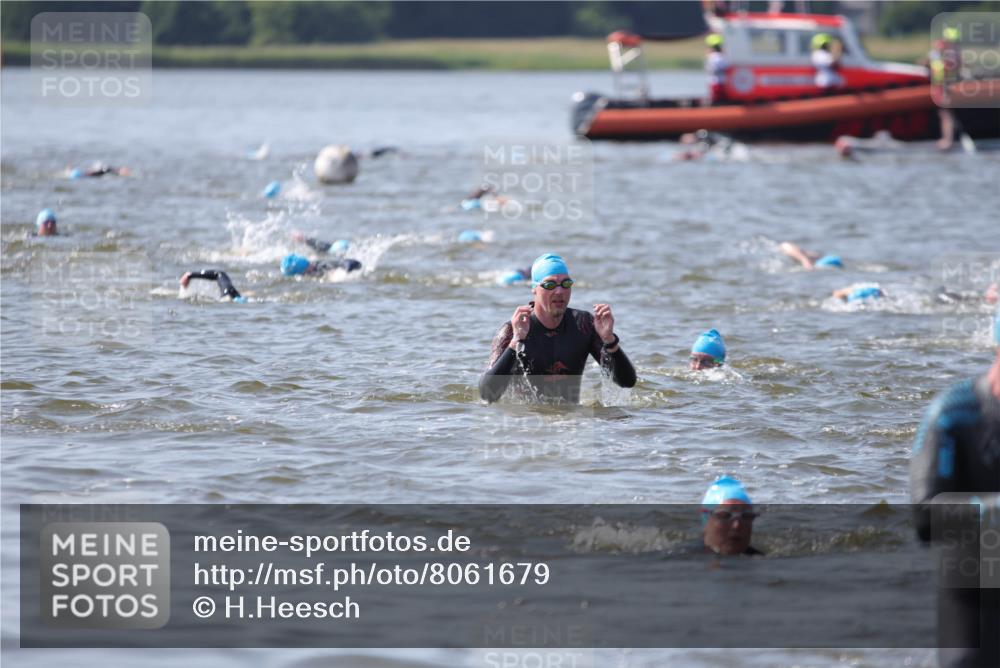 22.06.2025 - Viking Triathlon H.Heesch http://msf.ph/oto/8061679 22.06.2025 10:42:05 Schwimmen 78, 159, 199, 281, 290, 326, 460, 465 meine-sportfotos.de
