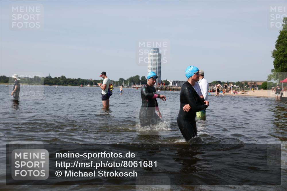 22.06.2025 - Viking Triathlon Michael Strokosch http://msf.ph/oto/8061681 22.06.2025 10:46:45 Schwimmen 143, 206, 333, 479, 498, 515 meine-sportfotos.de