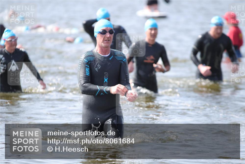 22.06.2025 - Viking Triathlon H.Heesch http://msf.ph/oto/8061684 22.06.2025 10:42:07 Schwimmen 16, 78, 159, 199, 281, 290, 326, 460, 465 meine-sportfotos.de
