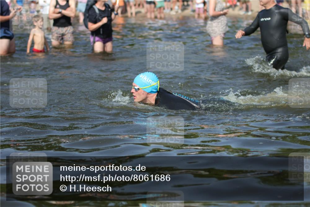 22.06.2025 - Viking Triathlon H.Heesch http://msf.ph/oto/8061686 22.06.2025 10:04:19 Schwimmen 115, 141, 142, 156, 185, 195, 199, 239, 253, 276, 351, 377, 408, 474, 493, 529 meine-sportfotos.de