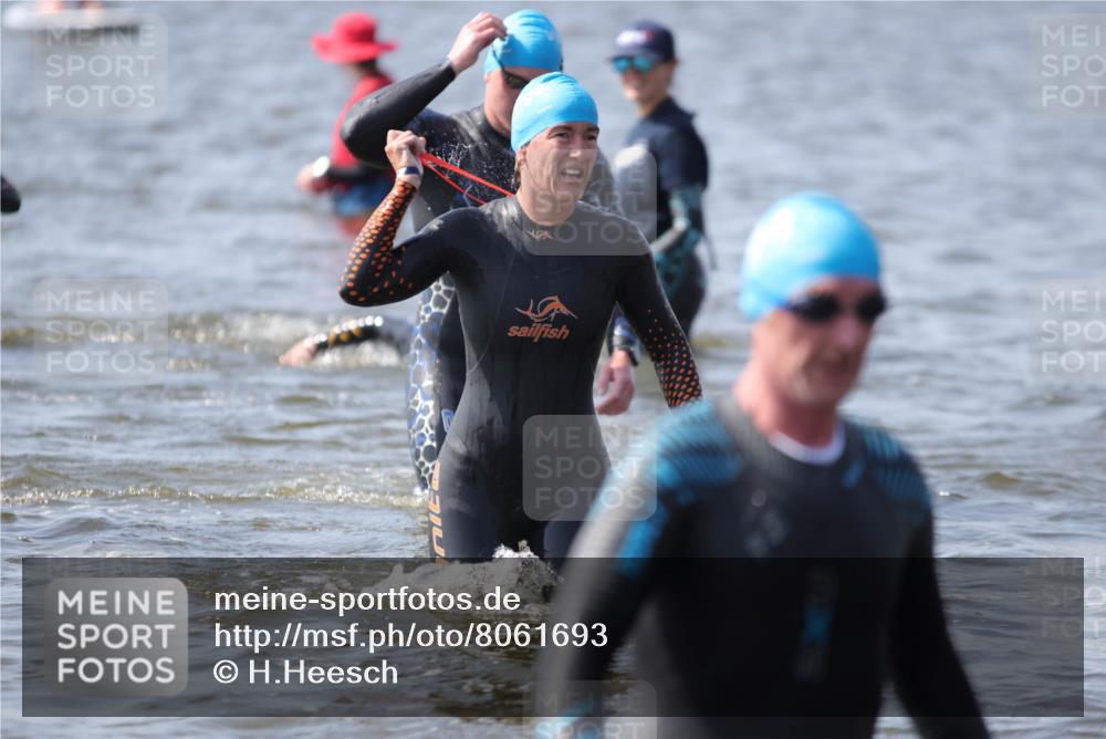 22.06.2025 - Viking Triathlon H.Heesch http://msf.ph/oto/8061693 22.06.2025 10:42:13 Schwimmen 16, 65, 78, 192, 281, 290, 318, 326, 460, 465 meine-sportfotos.de