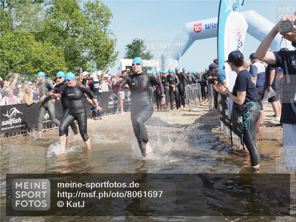 22.06.2025 - Viking Triathlon KatJ http://msf.ph/oto/8061697 22.06.2025 10:01:09 Schwimmen 12, 53, 63, 131, 147, 173, 214, 294, 330, 341, 350, 443, 444, 458, 488 meine-sportfotos.de