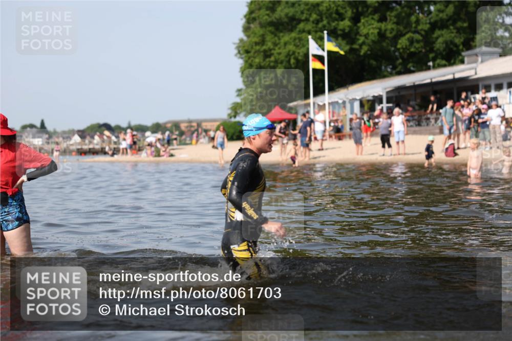 22.06.2025 - Viking Triathlon Michael Strokosch http://msf.ph/oto/8061703 22.06.2025 10:26:14 Schwimmen 9, 526, 617 meine-sportfotos.de