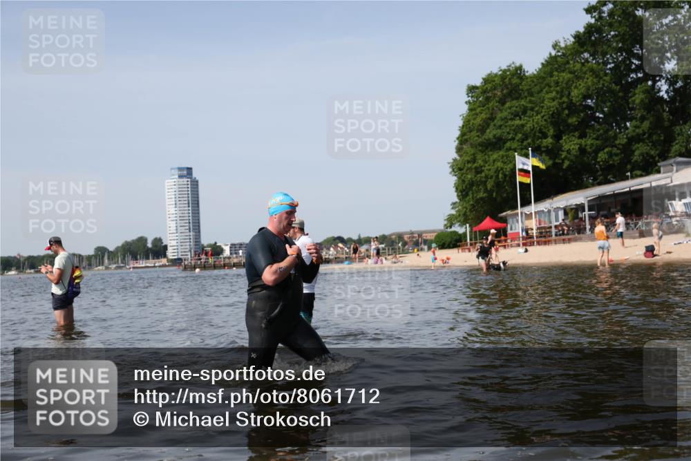 22.06.2025 - Viking Triathlon Michael Strokosch http://msf.ph/oto/8061712 22.06.2025 10:46:57 Schwimmen 36, 378, 498, 515 meine-sportfotos.de