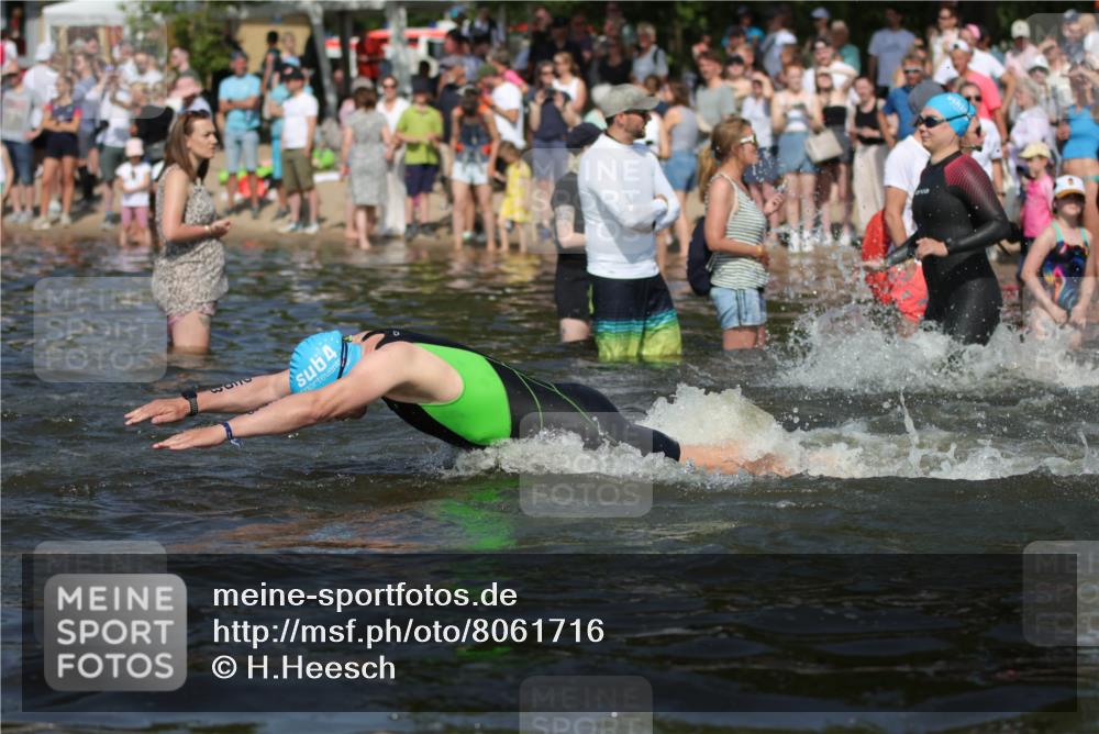 22.06.2025 - Viking Triathlon H.Heesch http://msf.ph/oto/8061716 22.06.2025 10:04:23 Schwimmen 115, 141, 142, 185, 195, 209, 239, 253, 276, 335, 377, 408, 419, 447, 493 meine-sportfotos.de