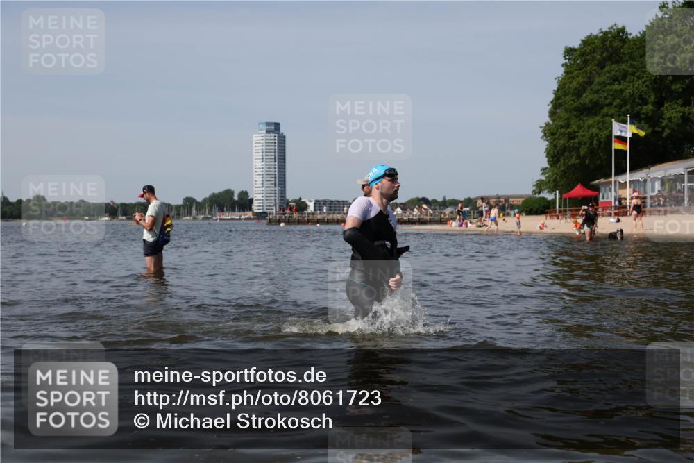 22.06.2025 - Viking Triathlon Michael Strokosch http://msf.ph/oto/8061723 22.06.2025 10:47:02 Schwimmen 36, 51, 378 meine-sportfotos.de