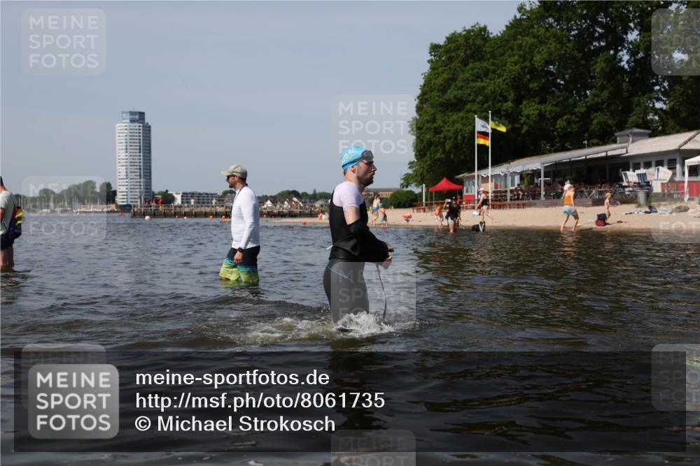 22.06.2025 - Viking Triathlon Michael Strokosch http://msf.ph/oto/8061735 22.06.2025 10:47:02 Schwimmen 36, 51, 378 meine-sportfotos.de