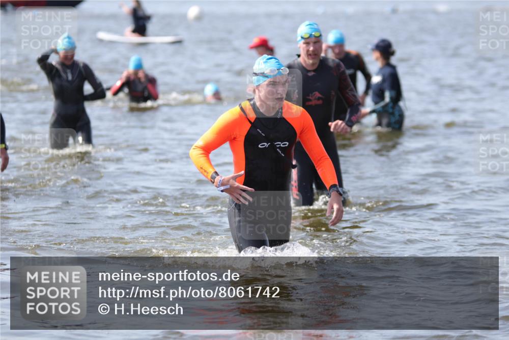 22.06.2025 - Viking Triathlon H.Heesch http://msf.ph/oto/8061742 22.06.2025 10:42:25 Schwimmen 16, 55, 65, 171, 192, 281, 290, 318, 326, 427, 460, 465 meine-sportfotos.de