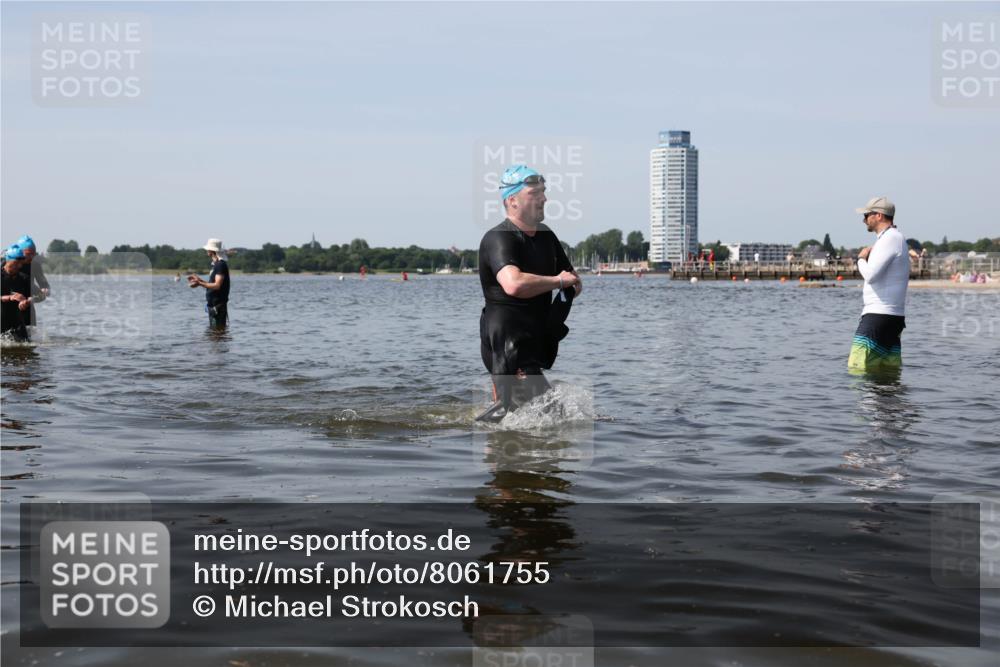 22.06.2025 - Viking Triathlon Michael Strokosch http://msf.ph/oto/8061755 22.06.2025 10:47:12 Schwimmen 51, 74, 76, 267, 378, 421 meine-sportfotos.de