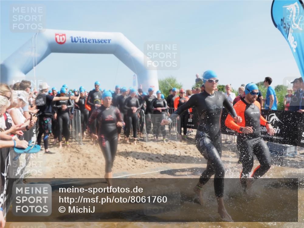 22.06.2025 - Viking Triathlon MichiJ http://msf.ph/oto/8061760 22.06.2025 10:07:07 Schwimmen 64, 123, 190, 244, 328, 369, 402, 431, 467, 494, 498, 519, 607, 631, 649 meine-sportfotos.de