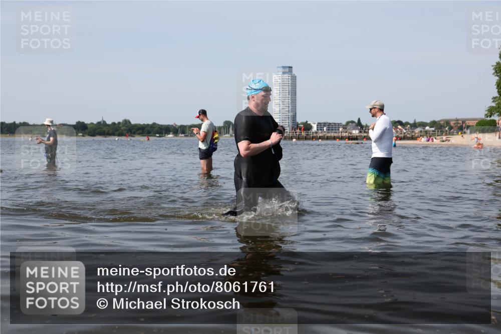 22.06.2025 - Viking Triathlon Michael Strokosch http://msf.ph/oto/8061761 22.06.2025 10:47:12 Schwimmen 51, 74, 76, 267, 378, 421 meine-sportfotos.de