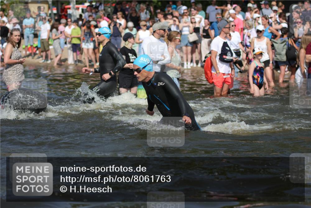 22.06.2025 - Viking Triathlon H.Heesch http://msf.ph/oto/8061763 22.06.2025 10:04:28 Schwimmen 115, 146, 195, 209, 238, 239, 253, 335, 375, 377, 408, 419, 447, 457, 506, 629, 662 meine-sportfotos.de