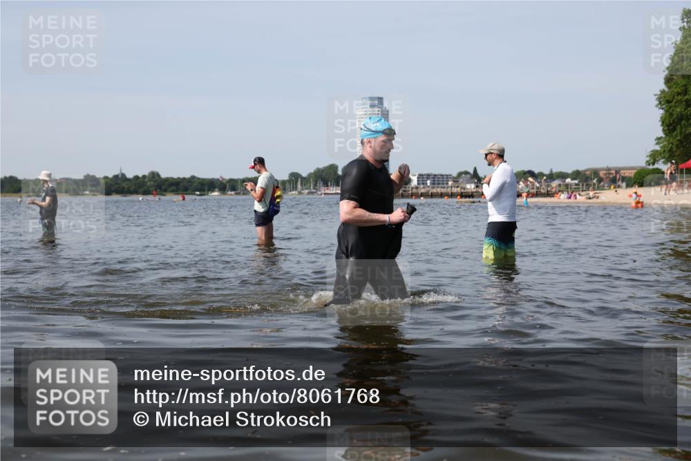 22.06.2025 - Viking Triathlon Michael Strokosch http://msf.ph/oto/8061768 22.06.2025 10:47:12 Schwimmen 51, 74, 76, 267, 378, 421 meine-sportfotos.de