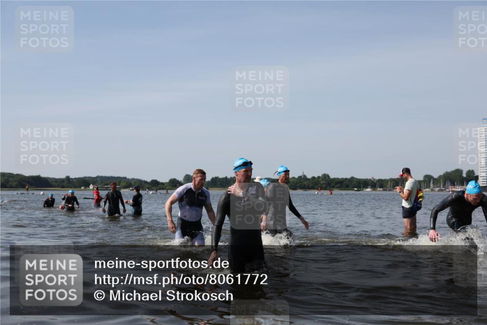 22.06.2025 - Viking Triathlon Michael Strokosch http://msf.ph/oto/8061772 22.06.2025 10:47:16 Schwimmen 51, 74, 76, 267, 421, 547 meine-sportfotos.de