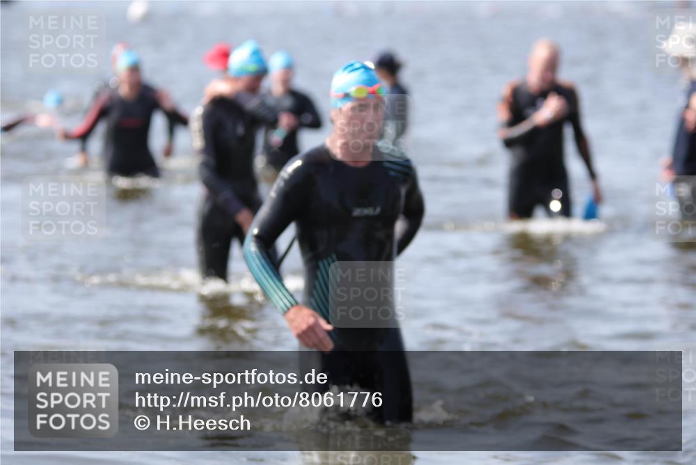 22.06.2025 - Viking Triathlon H.Heesch http://msf.ph/oto/8061776 22.06.2025 10:42:33 Schwimmen 55, 65, 171, 192, 240, 318, 369, 427, 441, 624 meine-sportfotos.de