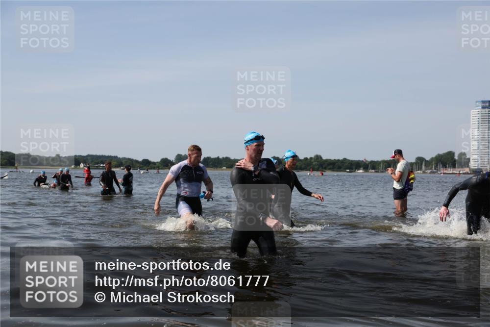 22.06.2025 - Viking Triathlon Michael Strokosch http://msf.ph/oto/8061777 22.06.2025 10:47:17 Schwimmen 51, 74, 76, 267, 421, 547 meine-sportfotos.de
