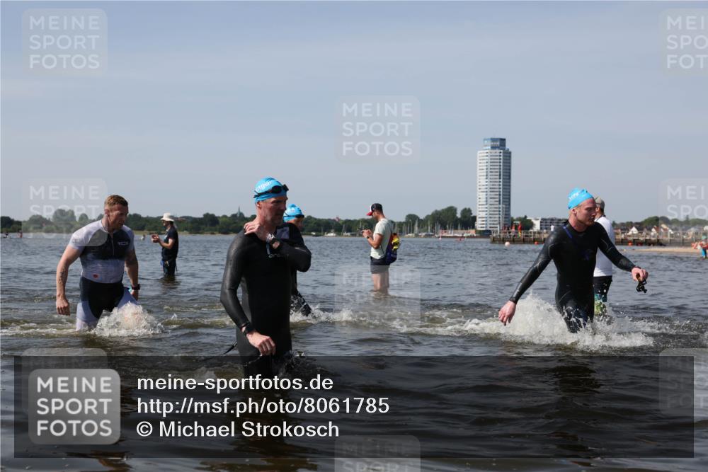 22.06.2025 - Viking Triathlon Michael Strokosch http://msf.ph/oto/8061785 22.06.2025 10:47:17 Schwimmen 51, 74, 76, 267, 421, 547 meine-sportfotos.de
