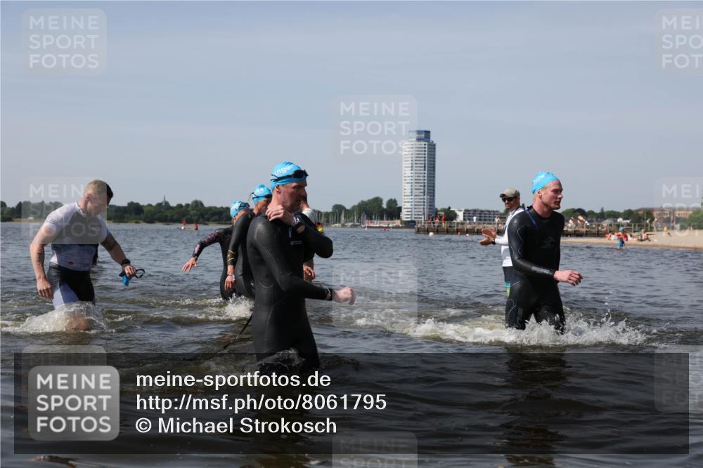 22.06.2025 - Viking Triathlon Michael Strokosch http://msf.ph/oto/8061795 22.06.2025 10:47:18 Schwimmen 51, 74, 76, 267, 421, 547 meine-sportfotos.de