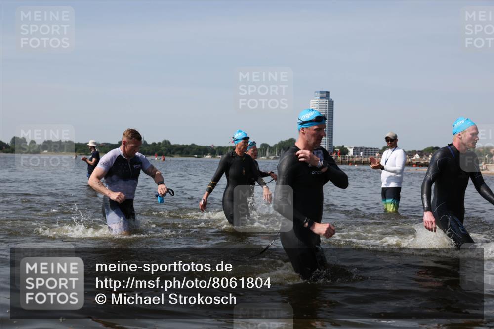 22.06.2025 - Viking Triathlon Michael Strokosch http://msf.ph/oto/8061804 22.06.2025 10:47:18 Schwimmen 51, 74, 76, 267, 421, 547 meine-sportfotos.de