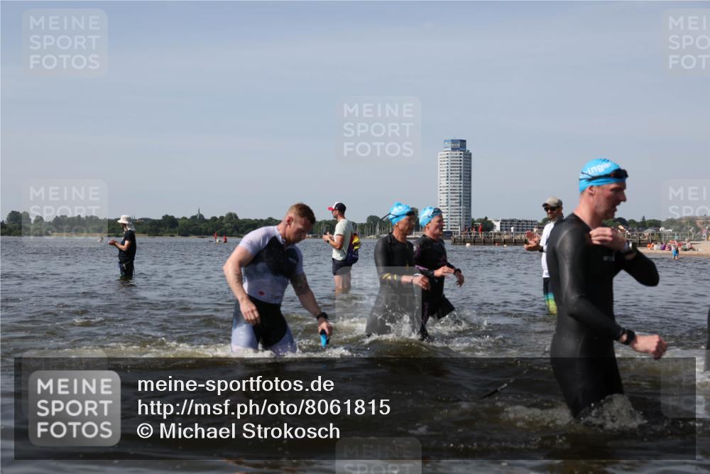 22.06.2025 - Viking Triathlon Michael Strokosch http://msf.ph/oto/8061815 22.06.2025 10:47:19 Schwimmen 51, 74, 76, 267, 421, 547 meine-sportfotos.de