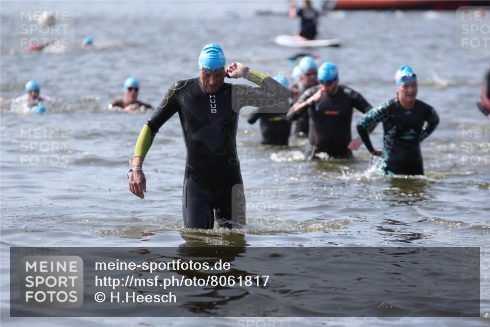 22.06.2025 - Viking Triathlon H.Heesch http://msf.ph/oto/8061817 22.06.2025 10:42:49 Schwimmen 66, 128, 133, 171, 186, 240, 282, 309, 369, 441, 450, 624 meine-sportfotos.de