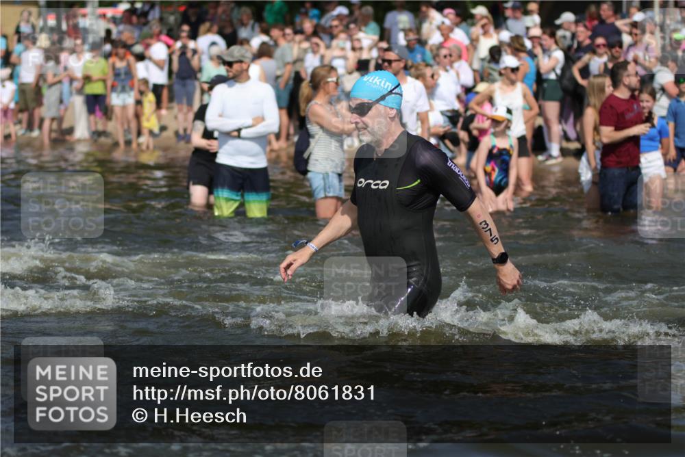 22.06.2025 - Viking Triathlon H.Heesch http://msf.ph/oto/8061831 22.06.2025 10:04:33 Schwimmen 146, 209, 238, 239, 327, 335, 375, 419, 447, 457, 482, 506, 514, 629, 662 meine-sportfotos.de