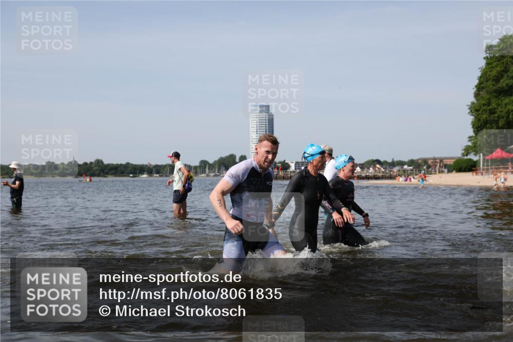 22.06.2025 - Viking Triathlon Michael Strokosch http://msf.ph/oto/8061835 22.06.2025 10:47:20 Schwimmen 51, 74, 76, 267, 421, 547 meine-sportfotos.de