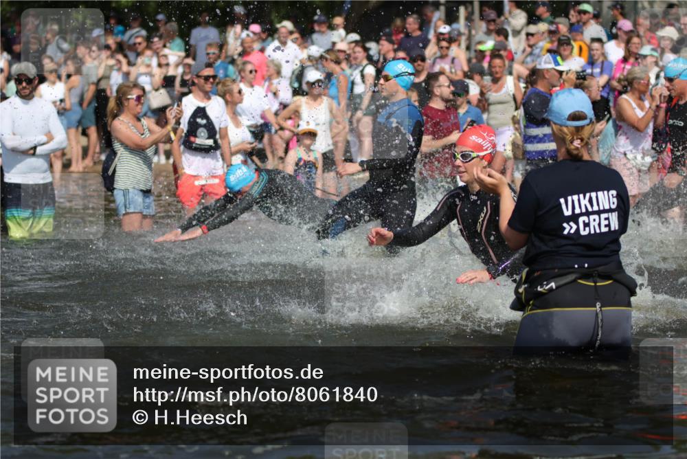 22.06.2025 - Viking Triathlon H.Heesch http://msf.ph/oto/8061840 22.06.2025 10:04:35 Schwimmen 55, 85, 146, 238, 245, 327, 375, 428, 457, 482, 506, 514, 550, 629, 662 meine-sportfotos.de