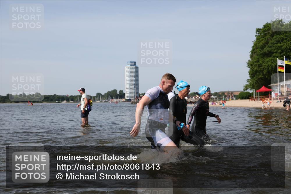 22.06.2025 - Viking Triathlon Michael Strokosch http://msf.ph/oto/8061843 22.06.2025 10:47:21 Schwimmen 51, 74, 76, 267, 421, 547 meine-sportfotos.de