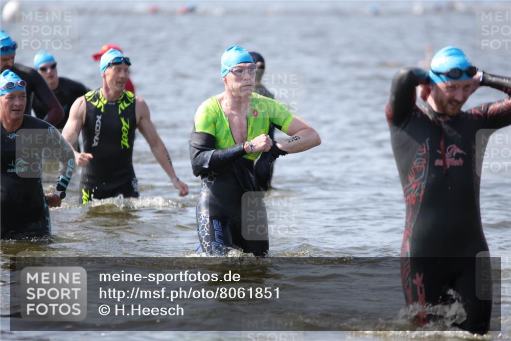 22.06.2025 - Viking Triathlon H.Heesch http://msf.ph/oto/8061851 22.06.2025 10:42:52 Schwimmen 66, 128, 133, 186, 240, 282, 309, 358, 369, 441, 450, 624 meine-sportfotos.de