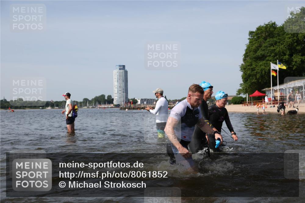 22.06.2025 - Viking Triathlon Michael Strokosch http://msf.ph/oto/8061852 22.06.2025 10:47:21 Schwimmen 51, 74, 76, 267, 421, 547 meine-sportfotos.de