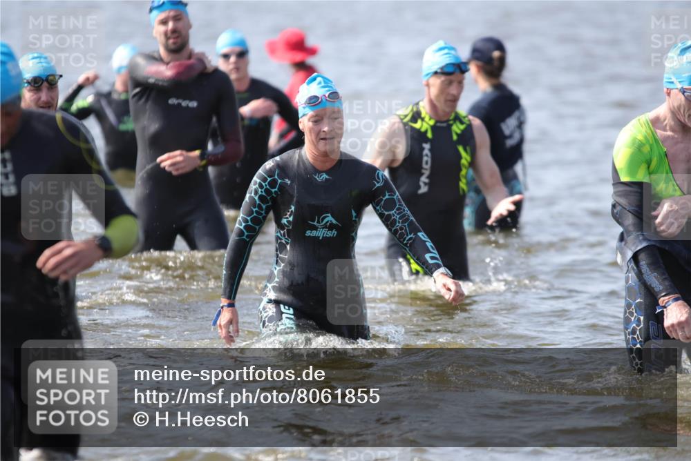 22.06.2025 - Viking Triathlon H.Heesch http://msf.ph/oto/8061855 22.06.2025 10:42:54 Schwimmen 66, 128, 133, 186, 240, 282, 309, 358, 369, 441, 450, 489, 624 meine-sportfotos.de