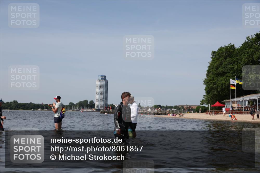 22.06.2025 - Viking Triathlon Michael Strokosch http://msf.ph/oto/8061857 22.06.2025 10:47:29 Schwimmen 23, 76, 183, 267, 547, 606 meine-sportfotos.de
