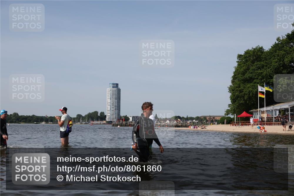 22.06.2025 - Viking Triathlon Michael Strokosch http://msf.ph/oto/8061860 22.06.2025 10:47:30 Schwimmen 23, 76, 183, 261, 267, 547, 606 meine-sportfotos.de
