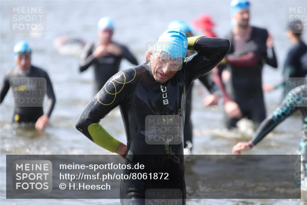 22.06.2025 - Viking Triathlon H.Heesch http://msf.ph/oto/8061872 22.06.2025 10:42:57 Schwimmen 66, 110, 128, 133, 167, 186, 282, 309, 328, 358, 369, 441, 450, 489 meine-sportfotos.de