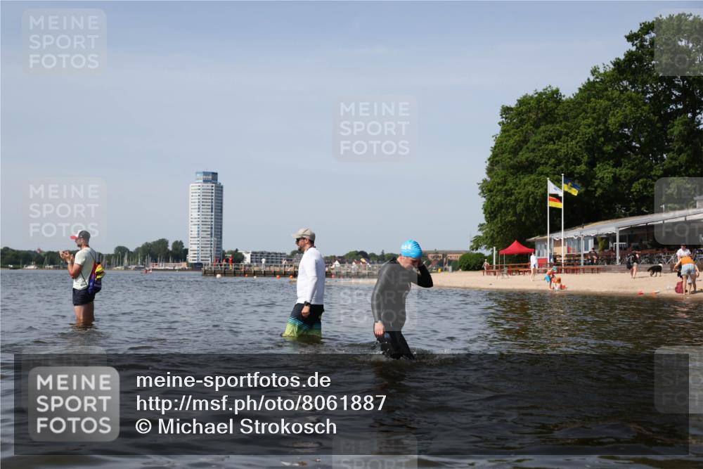 22.06.2025 - Viking Triathlon Michael Strokosch http://msf.ph/oto/8061887 22.06.2025 10:47:35 Schwimmen 23, 71, 84, 183, 261, 606 meine-sportfotos.de