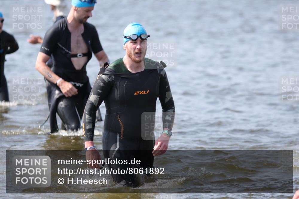 22.06.2025 - Viking Triathlon H.Heesch http://msf.ph/oto/8061892 22.06.2025 10:43:03 Schwimmen 31, 66, 109, 110, 128, 133, 167, 186, 309, 328, 358, 450, 483, 489 meine-sportfotos.de