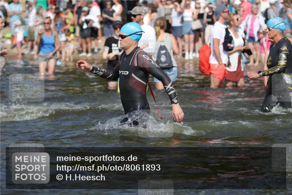 22.06.2025 - Viking Triathlon H.Heesch http://msf.ph/oto/8061893 22.06.2025 10:04:43 Schwimmen 55, 85, 86, 245, 281, 312, 316, 327, 428, 482, 514, 515, 550 meine-sportfotos.de