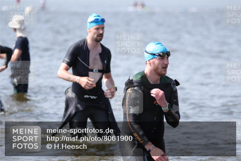 22.06.2025 - Viking Triathlon H.Heesch http://msf.ph/oto/8061900 22.06.2025 10:43:04 Schwimmen 31, 66, 109, 110, 115, 128, 133, 167, 186, 309, 328, 358, 450, 483, 489 meine-sportfotos.de