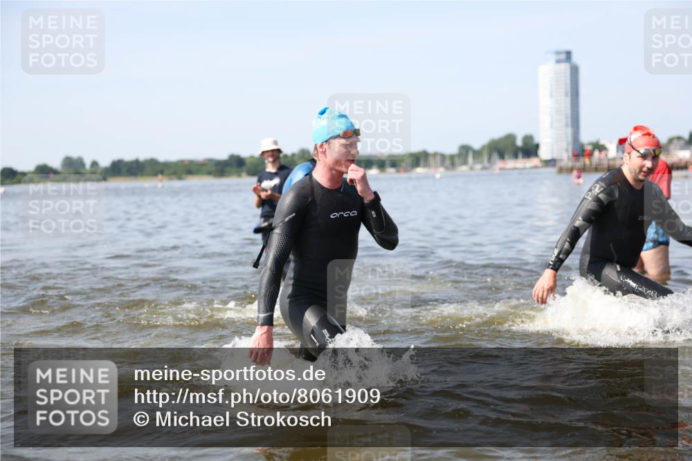 22.06.2025 - Viking Triathlon Michael Strokosch http://msf.ph/oto/8061909 22.06.2025 10:27:05 Schwimmen 52, 81, 145, 288, 623, 661 meine-sportfotos.de