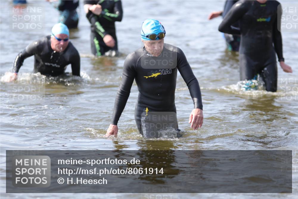 22.06.2025 - Viking Triathlon H.Heesch http://msf.ph/oto/8061914 22.06.2025 10:43:06 Schwimmen 31, 66, 109, 110, 115, 128, 133, 167, 186, 309, 328, 358, 450, 483, 489 meine-sportfotos.de