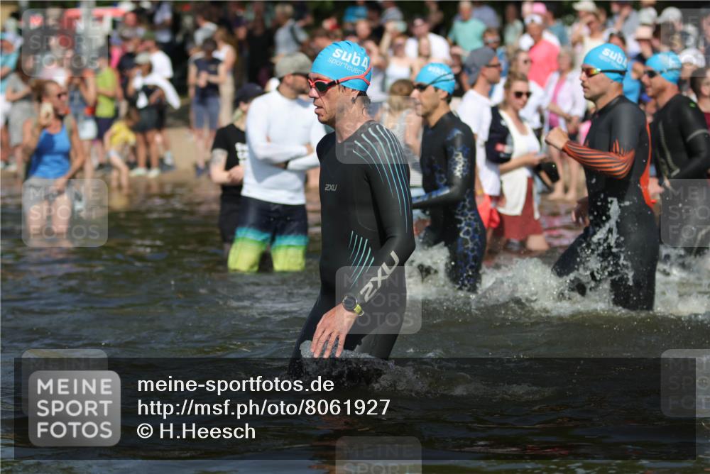 22.06.2025 - Viking Triathlon H.Heesch http://msf.ph/oto/8061927 22.06.2025 10:04:46 Schwimmen 29, 55, 70, 72, 85, 86, 245, 248, 281, 312, 316, 411, 428, 515, 550 meine-sportfotos.de