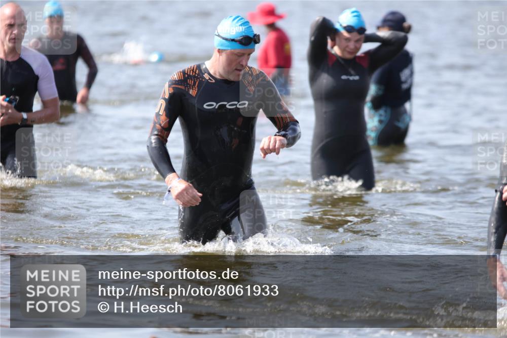 22.06.2025 - Viking Triathlon H.Heesch http://msf.ph/oto/8061933 22.06.2025 10:43:08 Schwimmen 31, 66, 109, 110, 115, 128, 133, 167, 186, 309, 328, 358, 450, 483, 489 meine-sportfotos.de
