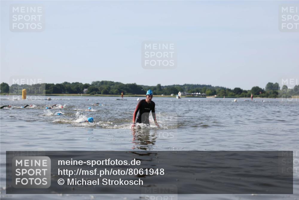 22.06.2025 - Viking Triathlon Michael Strokosch http://msf.ph/oto/8061948 22.06.2025 10:27:24 Schwimmen 272, 286, 611 meine-sportfotos.de