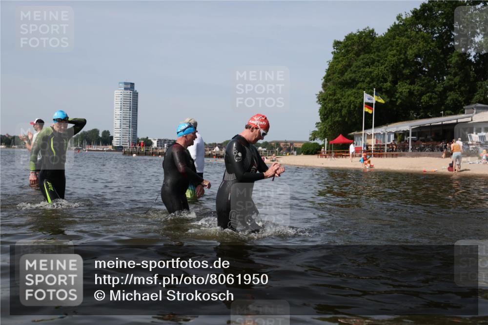 22.06.2025 - Viking Triathlon Michael Strokosch http://msf.ph/oto/8061950 22.06.2025 10:47:39 Schwimmen 23, 71, 84, 183, 261, 452, 606 meine-sportfotos.de